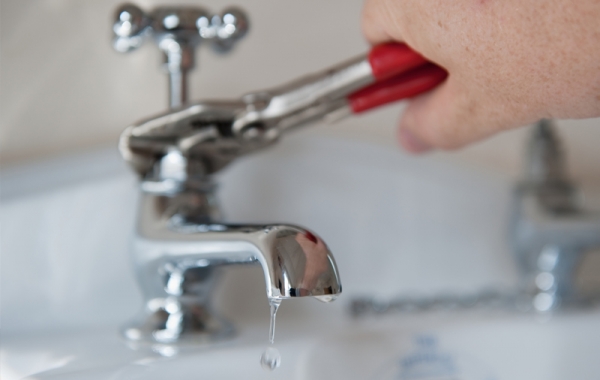 Vodoinstalater - Hitne intervencije i ma&scaron;inska odgu&scaron;enja